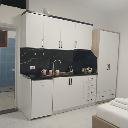 Aidens'S House 3 Hotel Vlore Ngoại thất bức ảnh